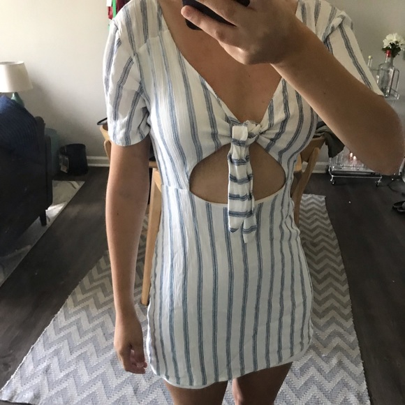 PacSun Dresses & Skirts - XS LA & Hearts Dress with Front Tie